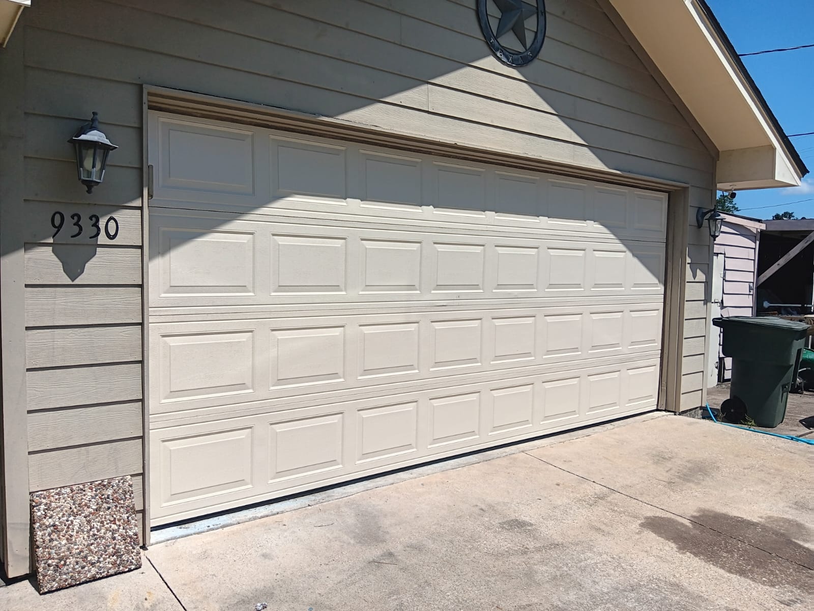 Garage Door Service in Pearland, TX — Lemus Garage Door Services ((281) 906-4783)