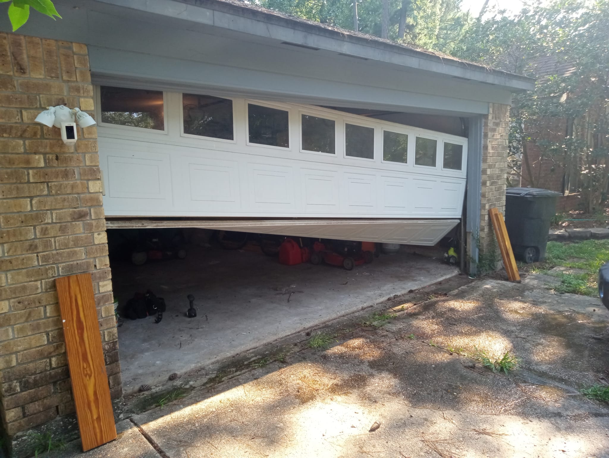 Cable and Track Repair in Pearland, TX — Lemus Garage Door Services ((281) 906-4783)